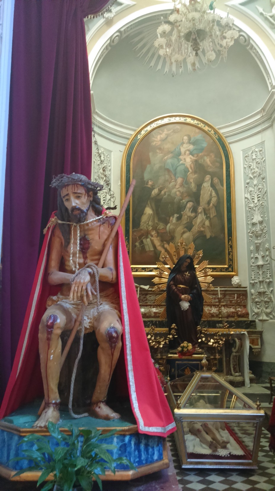 2-22-bloody-jesus-statues-c-of-st-george-ragusa-ibla-sicily